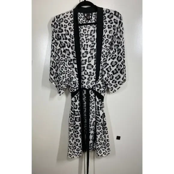 Victoria's Secret Black & White Animal Print Handkerchief Kimono Robe MEDIUM - Picture 8 of 9